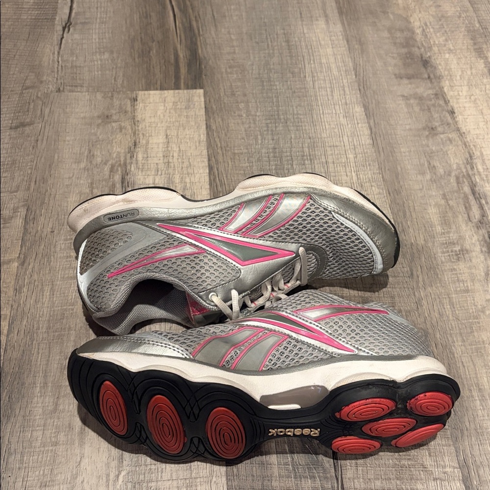 Women’s Silver and Pink Reebok Runtone, no insole included. - Picture 4 of 8